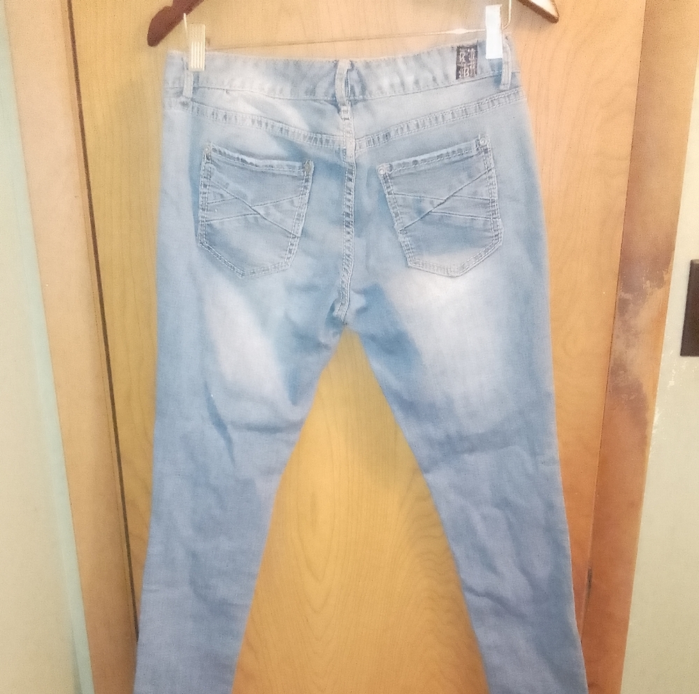 Rhythm‎ in Blues Light Wash Jeans size 8 short inseam is 27"